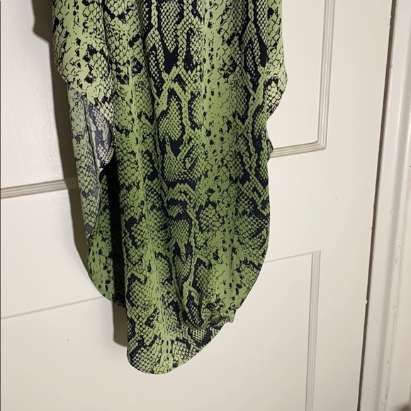 NWT 2Bebe hi-low printed dress - Picture 5 of 6